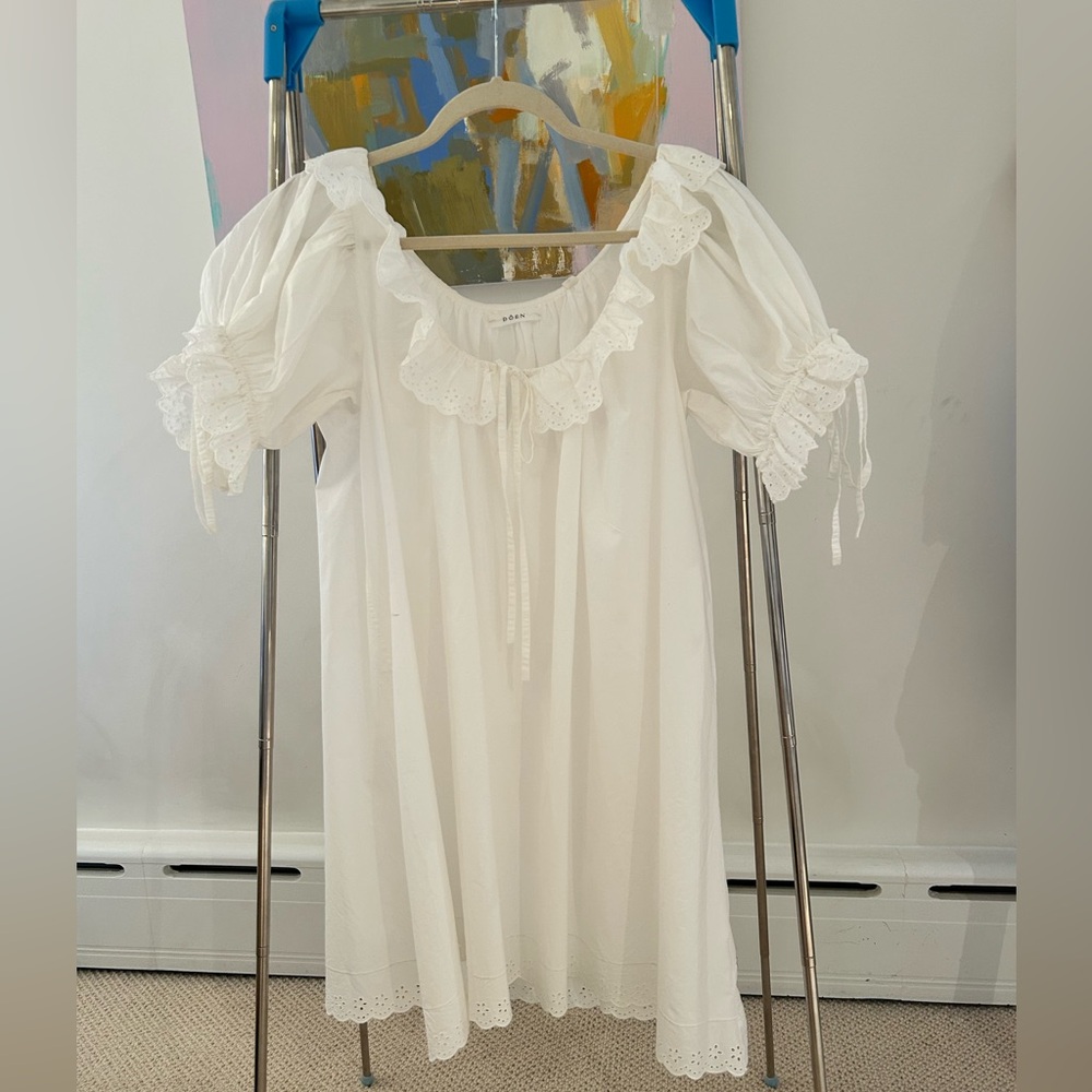 Doen White Ruffled Dress with Lace Details